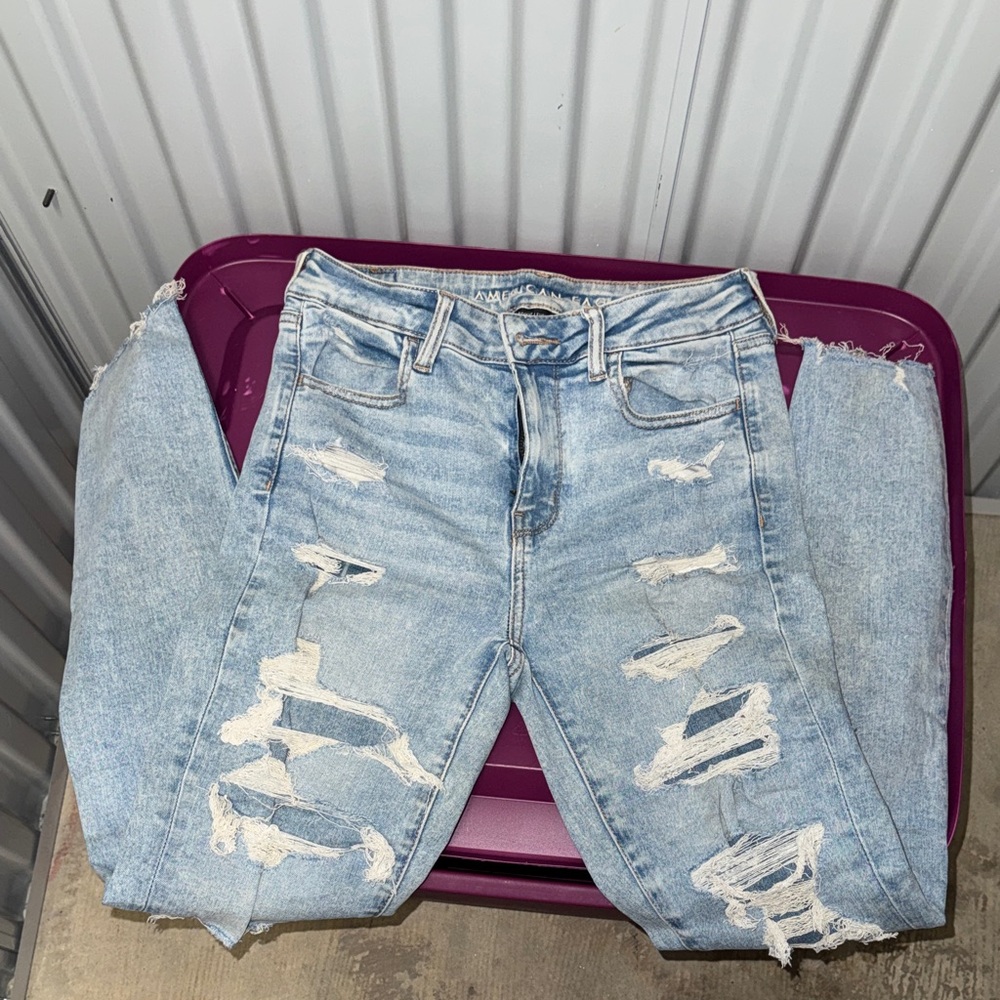 American Eagle Outfitters Light Blue Distressed Skinny Jeans